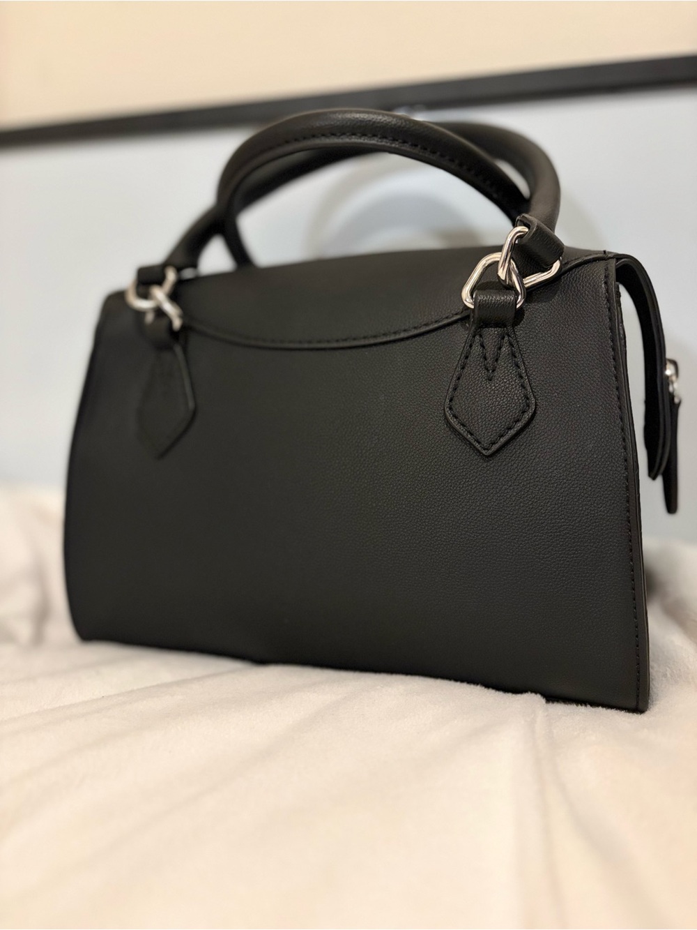 GUESS Black Embossed 4G Logo Structured Satchel Handbag With Silver Hardware - Picture 7 of 16